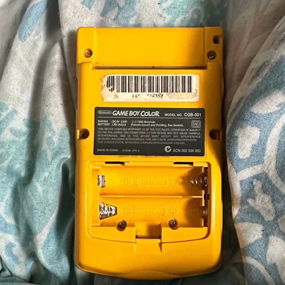Nintendo Game Boy Color - Bright Yellow